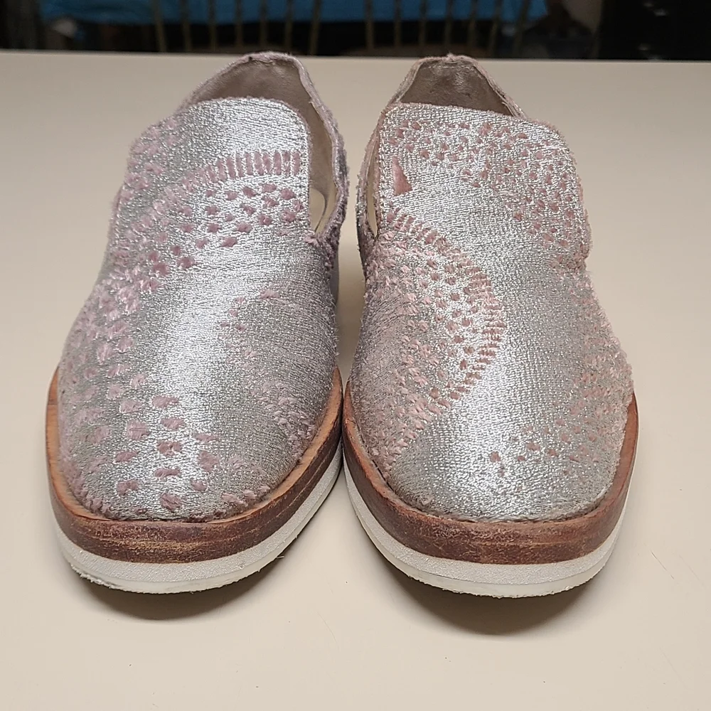 Free People Snake Eyes Metallic slip on casual loafer size 39 - Picture 2 of 10